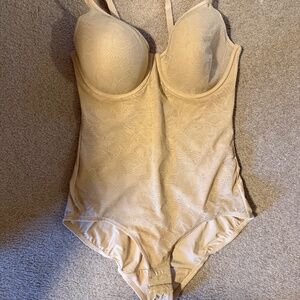 Bali Slim wear in a 36C underwire